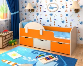 Кровать Малыш-мини с бортиком Дуб молочный/Оранжевый в Ленске - lensk.katalogmebeli.com | фото